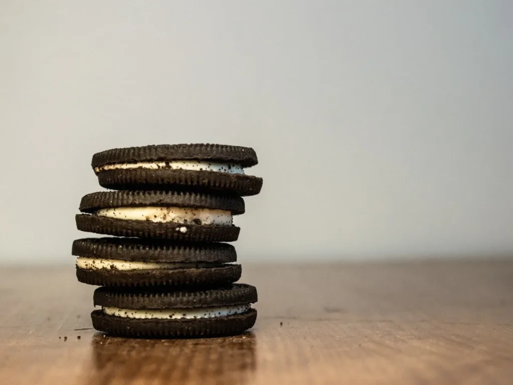 Are-Oreos-Vegan-Unpacking-the-Ingredients-List_Cooking_And_Twist_Oreo_Biscuit