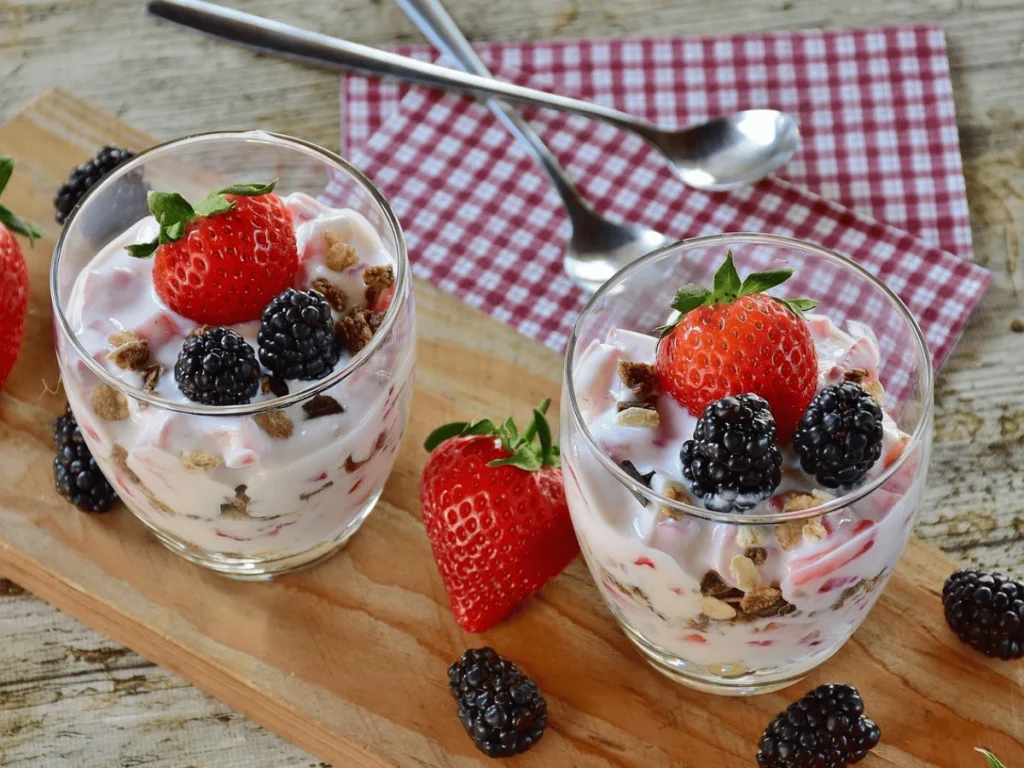 vegan-berry-fruit-parfait